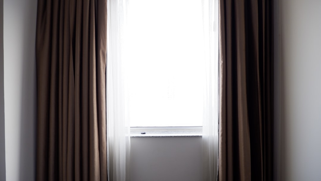 Best Rental Bedroom Curtains: A Buyer’s Guide to Stylish, Damage-Free Window Treatments