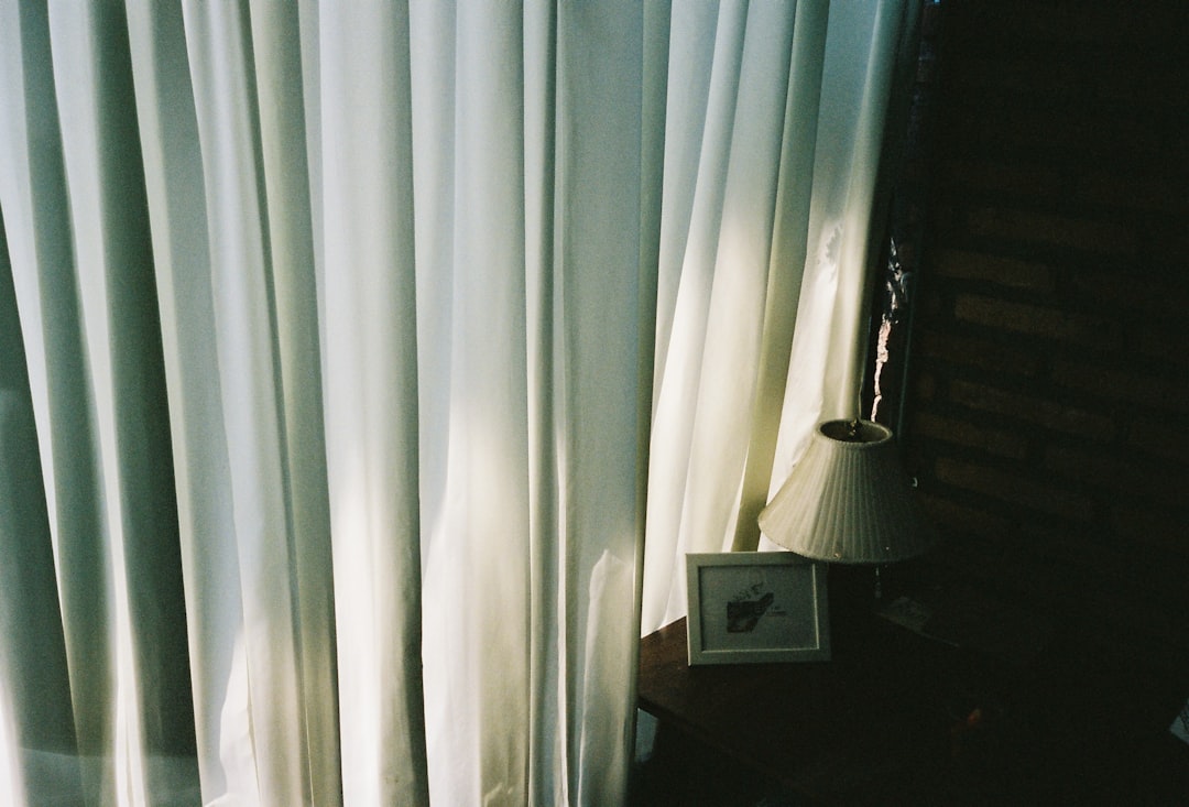 Best Curtains for a Small Bedroom: Light, Privacy & Style on a Budget