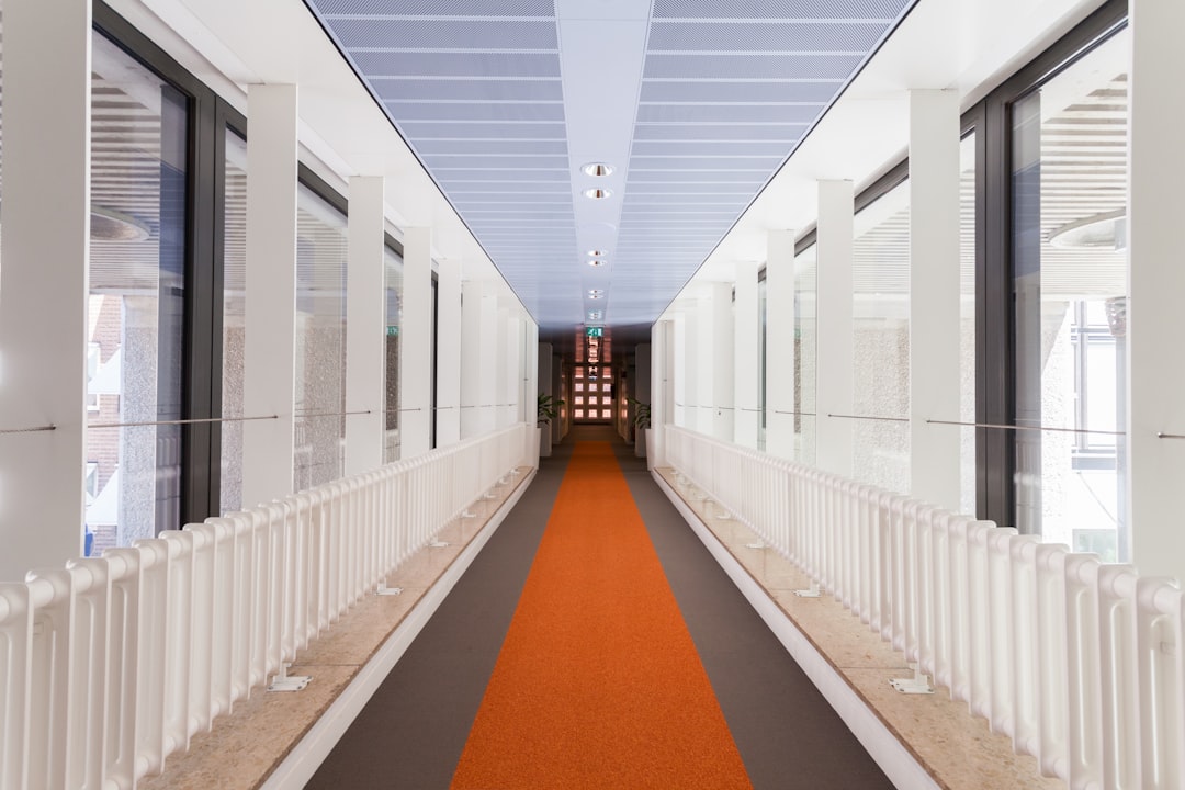 How to Choose Polypropylene Runner Rugs for Busy Hallways: A Practical Buyer’s Guide