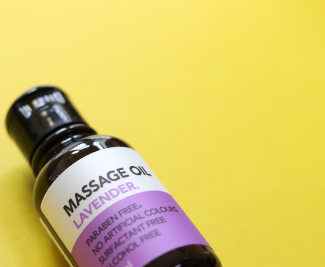 How to Use Lavender Oil for Sleep in a Small Bedroom Without Overpowering the Space