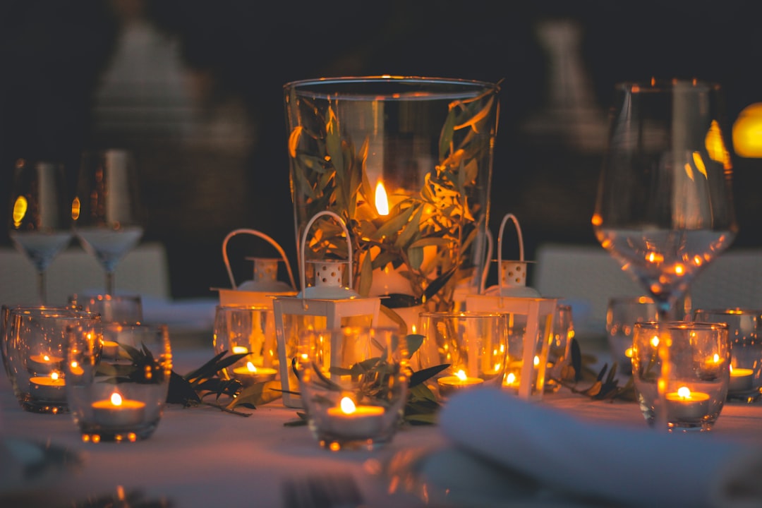 Valentine’s Day Candle Holder Ideas for a Romantic Dinner Table