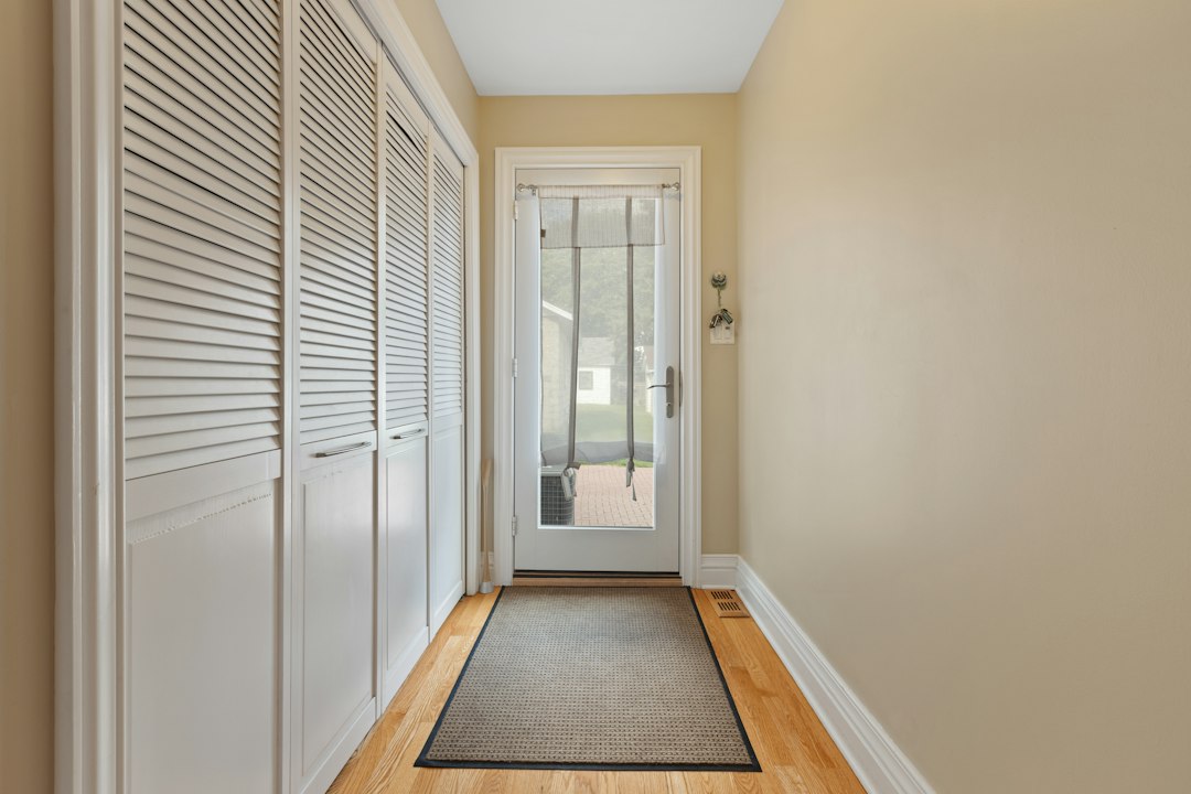 How to Choose a Durable Hallway Runner for a Busy Entryway
