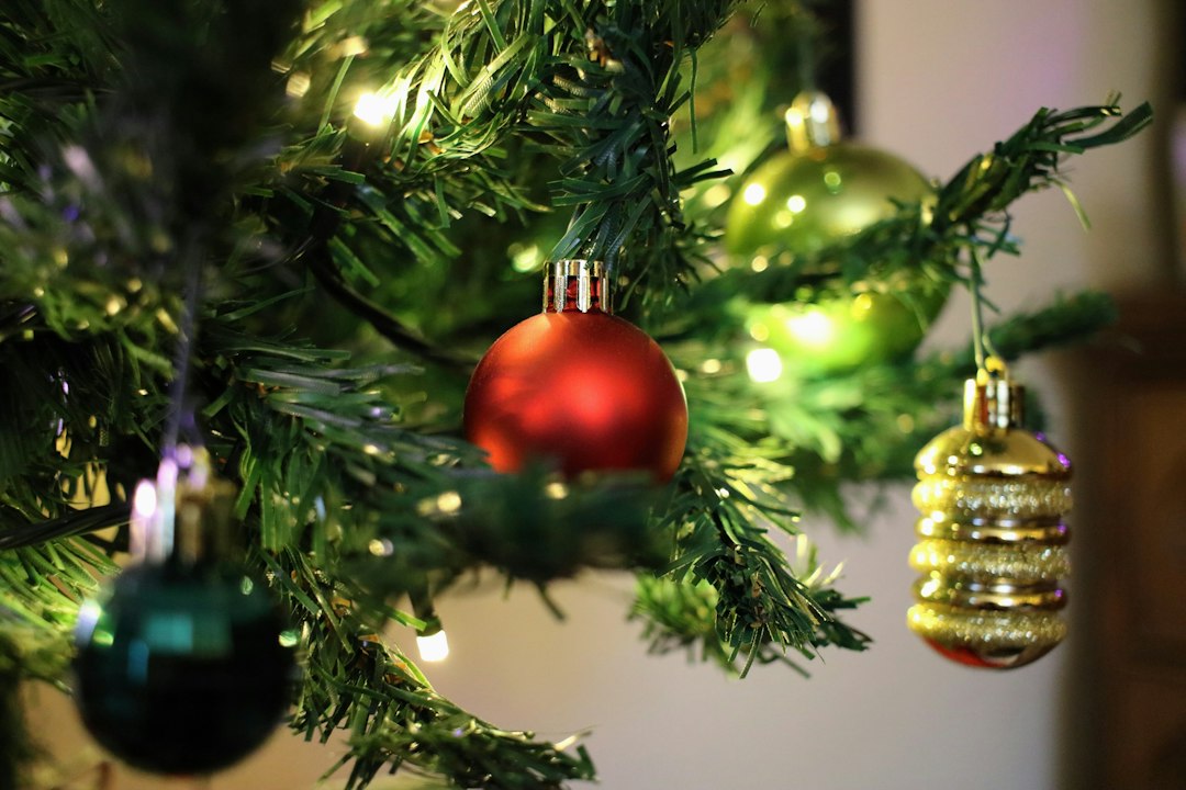 How to Style Tinsel and Fir Ornaments on a Small Christmas Tree