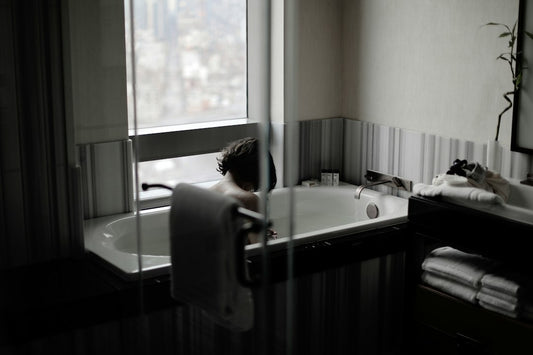 Bathroom Roller Blinds Buyer’s Guide: What to Look for in Moisture-Prone Spaces
