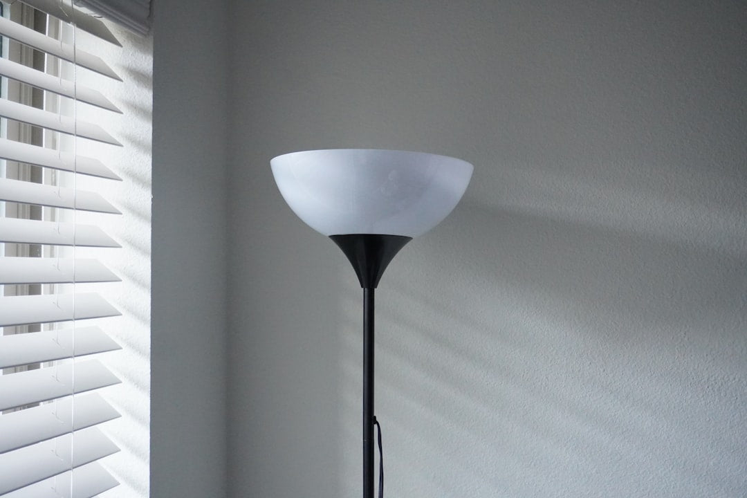 Floor Lamp Black Friday Guide: Best Picks for a Small Living Room