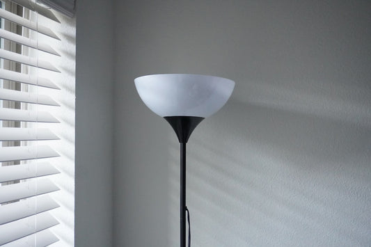 Floor Lamp Black Friday Guide: Best Picks for a Small Living Room