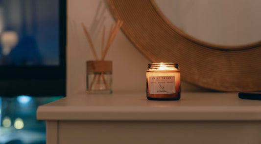 How to Choose Non Toxic Scented Candles for a Healthier, Cozier Bedroom