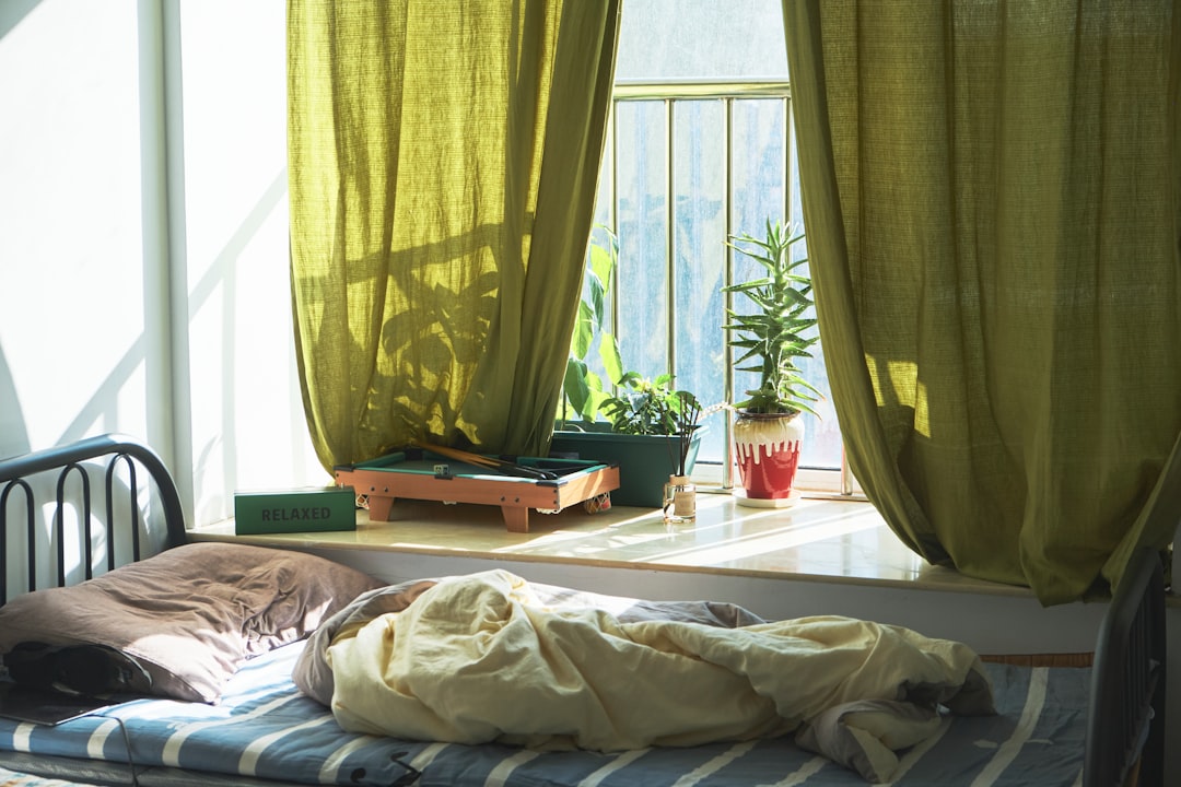 How to Choose Bohemian Style Curtains for a Cozy Rental Bedroom