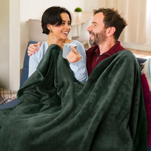 Americanflat 50x60 Fleece Throw Blanket - Soft and Breathable Throw Blanket for Couch, Bed, Chair - Fleece Blankets Perfect for Home, Bedroom - Green