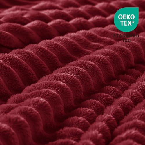 BEDELITE Fleece Throw Blanket for Couch – 3D Ribbed Jacquard Soft and Warm Decorative Fuzzy Blanket – Cozy, Fluffy, Plush Lightweight Burgundy Throw Blankets for Bed, Sofa, 50x60 inches
