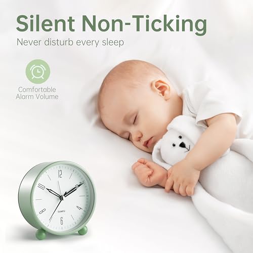 JALL Analog Alarm Clock, 4 inch Super Silent Non Ticking Small Clock with Night Light, Battery Operated, Simple Design, Old Fashioned Style Ideal Decor, for Bedroom, Bedside, Desk, Adult, Gift, Green