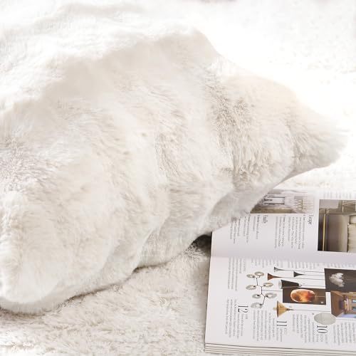 MADIZZ Pack of 2 Thick Plush Faux Wool Throw Pillow Covers Soft Boho Throw Pillows Luxurious Cushion Covers for Couch Sofa Bedroom Living Room Home Decor 18x18 Inch Cream