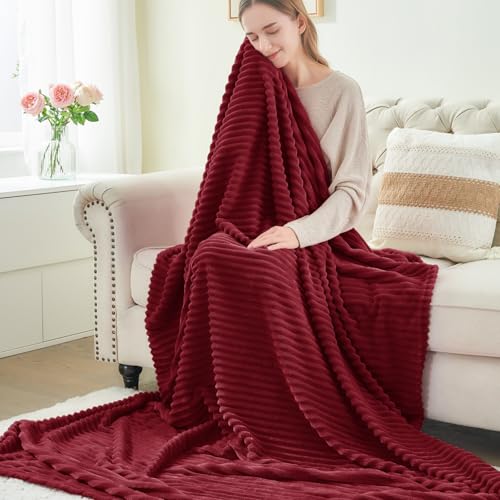 BEDELITE Fleece Throw Blanket for Couch – 3D Ribbed Jacquard Soft and Warm Decorative Fuzzy Blanket – Cozy, Fluffy, Plush Lightweight Burgundy Throw Blankets for Bed, Sofa, 50x60 inches