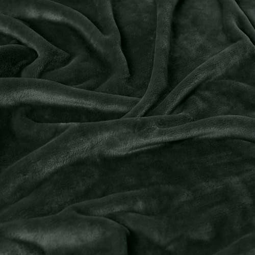 Americanflat 50x60 Fleece Throw Blanket - Soft and Breathable Throw Blanket for Couch, Bed, Chair - Fleece Blankets Perfect for Home, Bedroom - Green