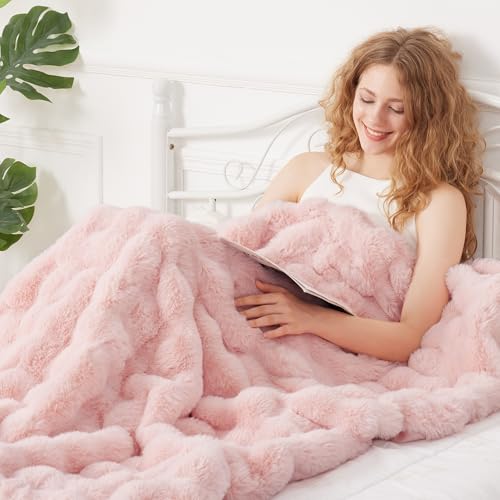 Comelady Soft Fluffy Faux Fur Throw Blanket 50"x60", Plush Thick Bubble Textured Blanket for Couch Bed, Cozy Fuzzy Luxury Room Decor & Warm Gifts for Women Girls, Light Pink