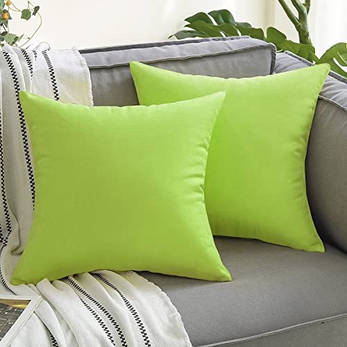 VAKADO Outdoor Waterproof Throw Pillow Covers 18x18 Set of 2, Green Patio Cushion Covers UV Fade Resistant Machine Washable Square Pillow Cases for Outdoor Furniture Couch Garden Bench Porch Decor
