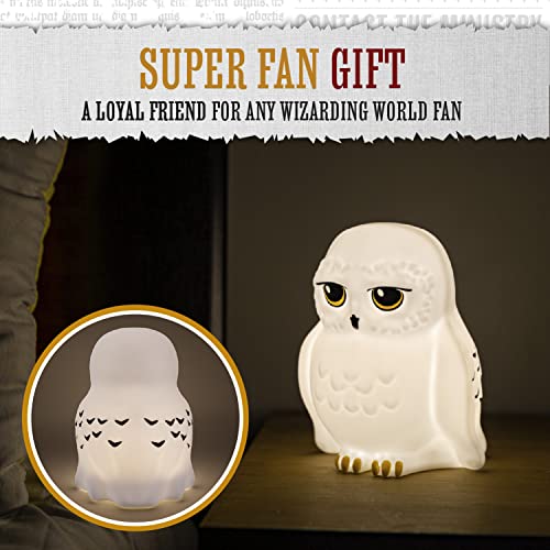 Paladone Harry Potter Hedwig Owl Night Light - Harry Potter Decor - Bedroom Night Light for Kids