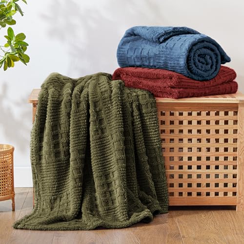 EXQ Home Fleece Throw Blanket for Couch or Bed - 3D Waffle Patchwork Pattern Jacquard Decorative Blankets - Cozy Soft Lightweight Fuzzy Flannel Blanket Suitable for All Seasons(50"×60", Moss Green)