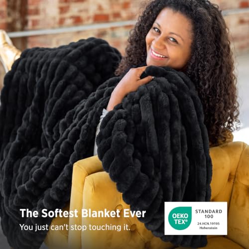 Bedsure Soft Double-Sided Faux Fur Twin Blanket, Black, 60"x80"