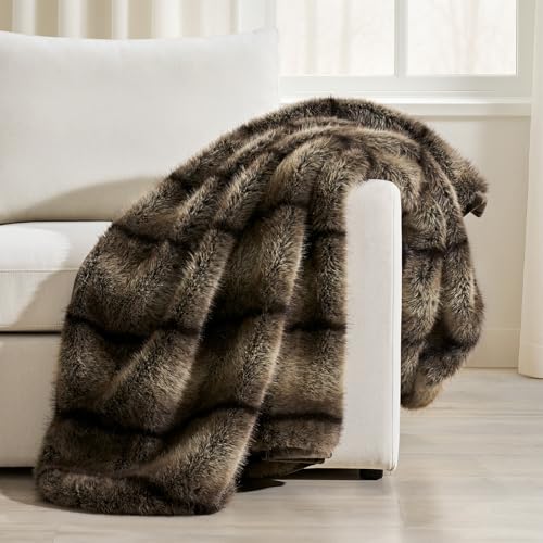 EVERGRACEHOME Luxury Faux Fur Throw Blanket, Soft Fluffy Faux Mink Blankets for Bed, Couch, Sofa, Thick Cozy Plush Warm Fur Throws with Reversible Velvet, Ombré Sable Brown, 50"x60"