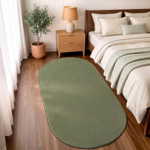 ISEAU Oval Bedroom Rug 2.6x5 Non-Slip Washable Runner Rug for Hallway Green