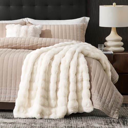 Amélie Home Faux Fur Throw Blanket for Couch, Ultra Soft Fuzzy Plush Bubble Throw for Sofa, Living Room & Home Decor, 50"x60", Cream White