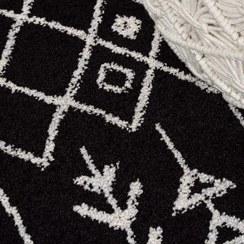 JONATHAN Y Ziri Moroccan Geometric Black/Cream Indoor Area Rug, 4x6, Bohemian, Scandinavian, Easy-Cleaning for Living Room, Bedroom, Kitchen, Pet Friendly, Non-Shedding (MOH210C-4)